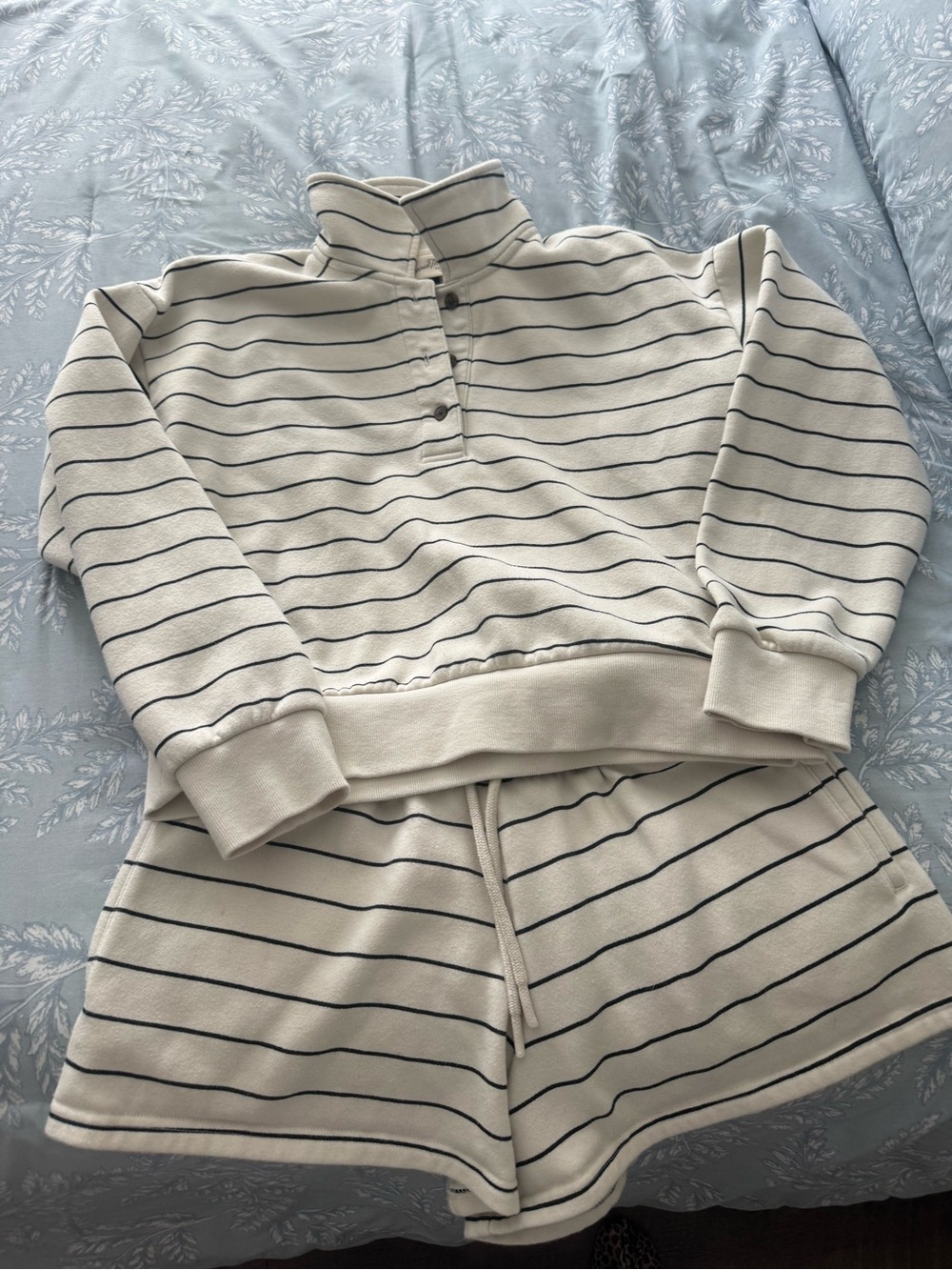 Universal Thread Cream and Black Striped Pullover Sweatshirt and Shorts Set